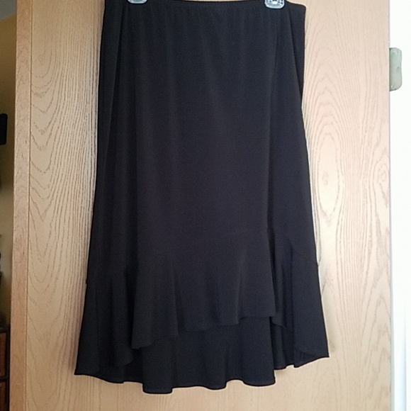 Black hi low skirt - Picture 1 of 6